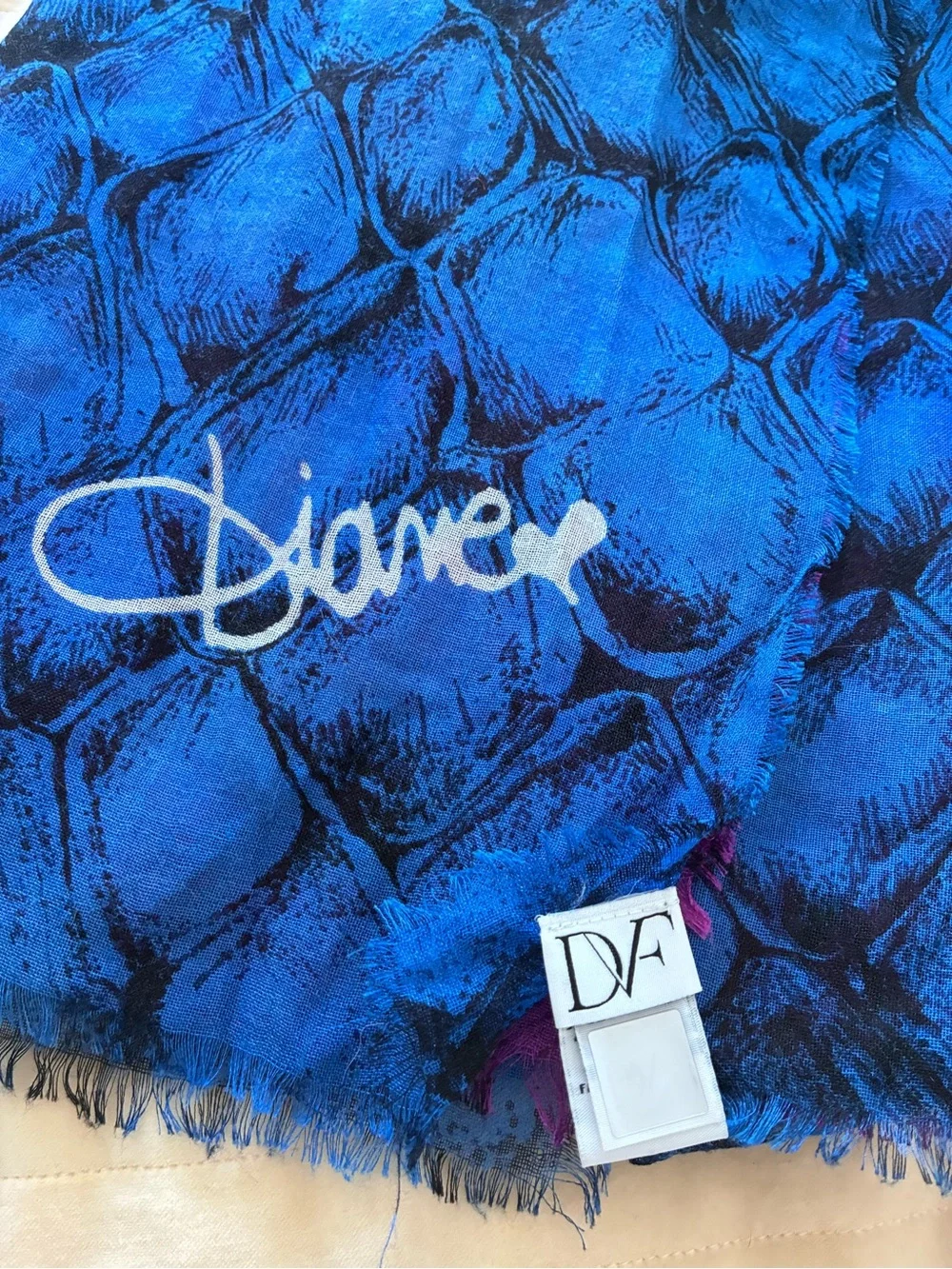 NWT Diane von Furstenberg DVF Blue Magenta Snakeskin Print Scarf Wrap 80x40
